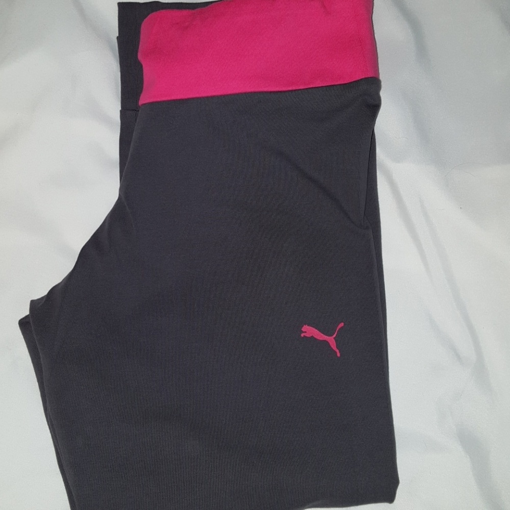 Puma workout capris. Size L